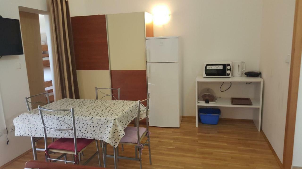 Apartmani Vesna Pinezići Eksteriør bilde