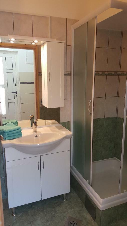 Apartmani Vesna Pinezići Eksteriør bilde